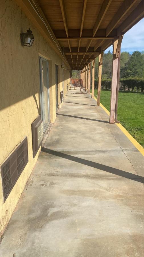 Budgetel Inn & Suites Dillard Kültér fotó