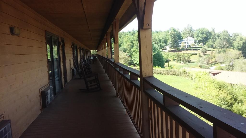 Budgetel Inn & Suites Dillard Kültér fotó